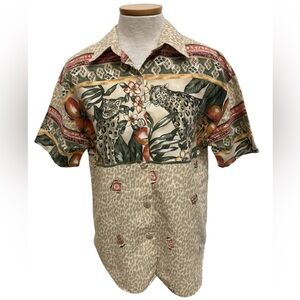 3/$15 Vintage Safari Print Women’s Short Sleeve Button Up Shirt, Tropical Small